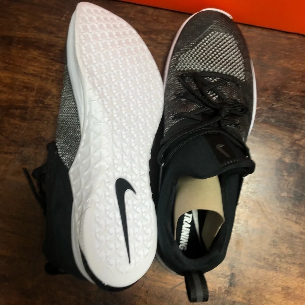 Nike Metcons sz Various